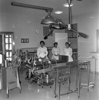 Represión contra un maestro